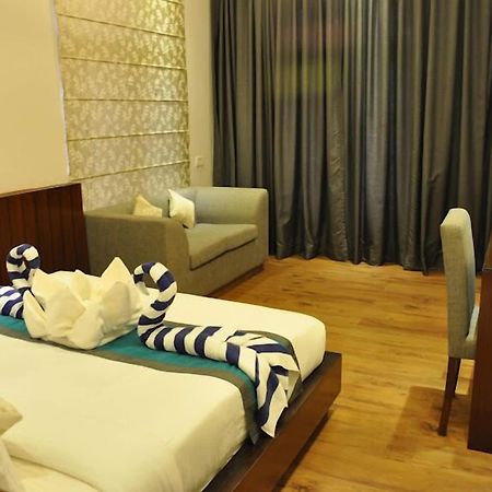 Sukhmantra Resort & Spa Candolim Eksteriør bilde